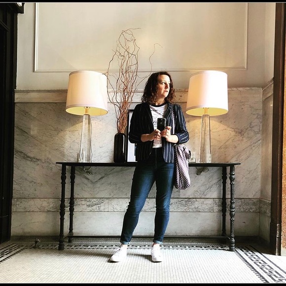 Meet your Posher, Stephanie - Picture 3 of 3